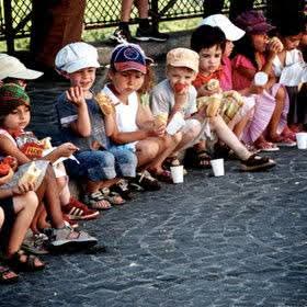 MONTMARTRE ET LES ENFANTS / MONTMARTRE E AS CRIANÇAS