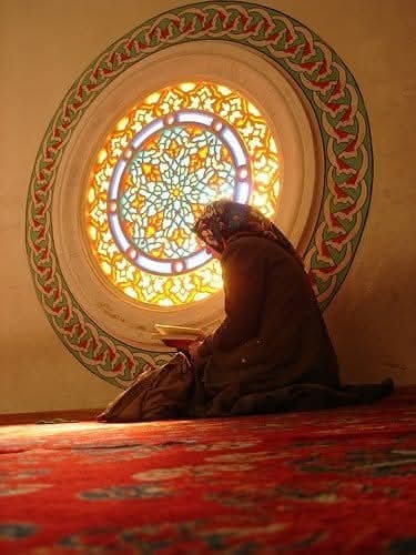 O INIMIGO NÃO É AQUELE QUE TODOS PENSAM